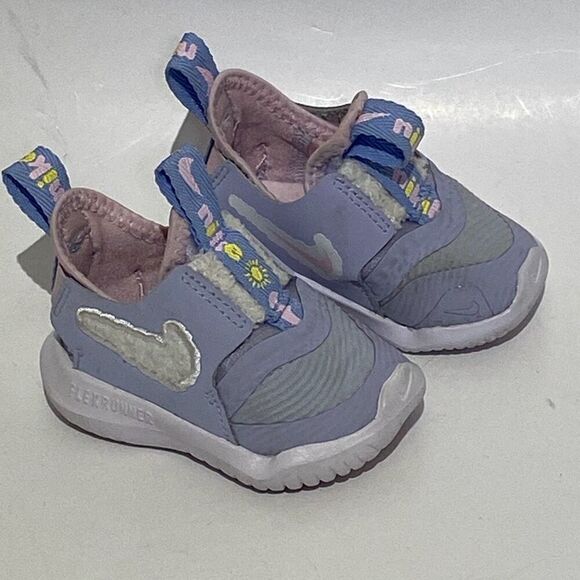 Nike Kids' Multicolor Flex Runner Dream Stretch Slip On Sneaker Shoes Size 2C - Picture 1 of 8